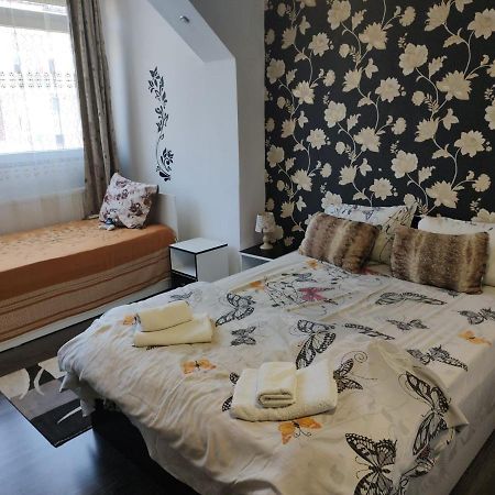 White Black Rooms 후네도아라 외부 사진