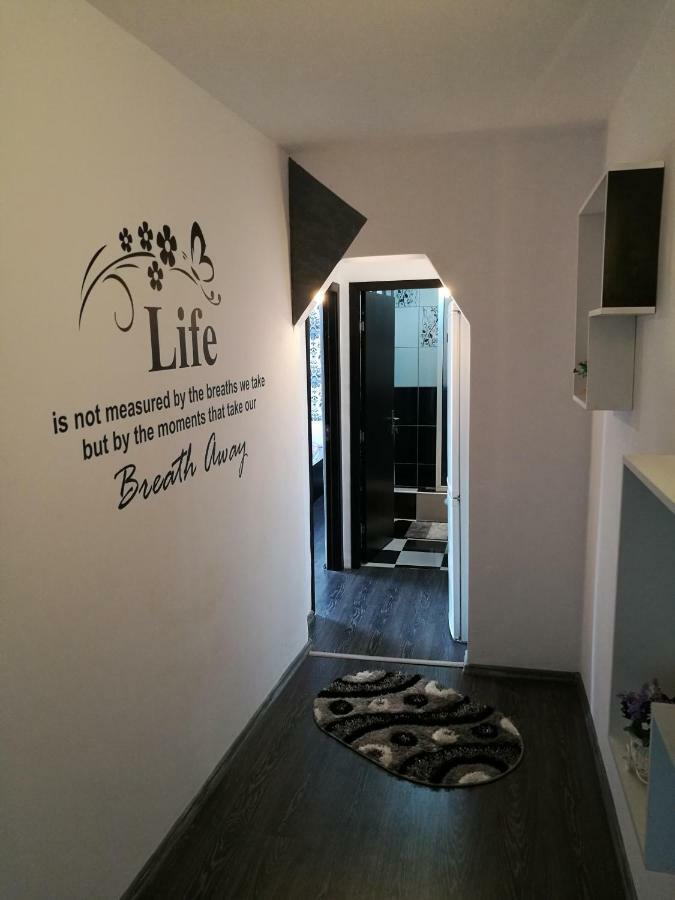 White Black Rooms 후네도아라 외부 사진